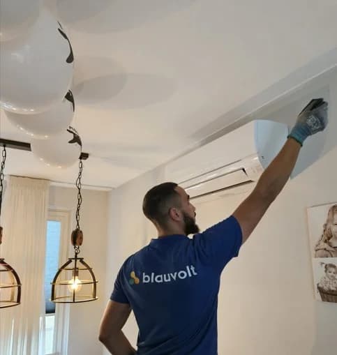 Foto van een Mitshubishi Electric zwarte uitvoering