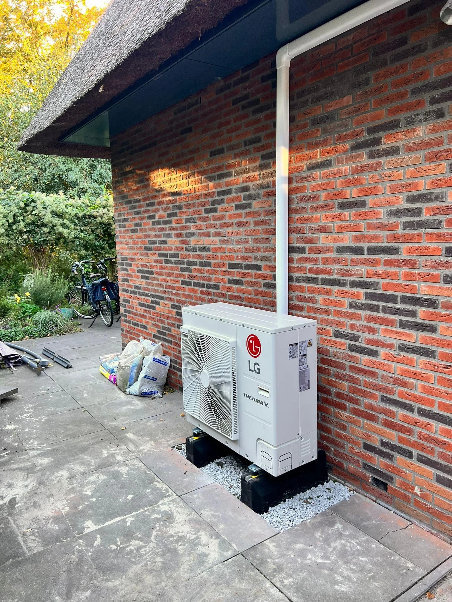 LG Therma V R32 IWT Split All-Electric Warmtepomp 5kW